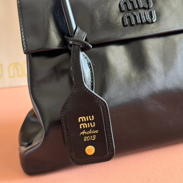Sac Miu Solitaire 28 en veau noir