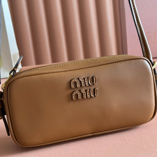 Pochette en cuir Miu 20 cm Cuir marron