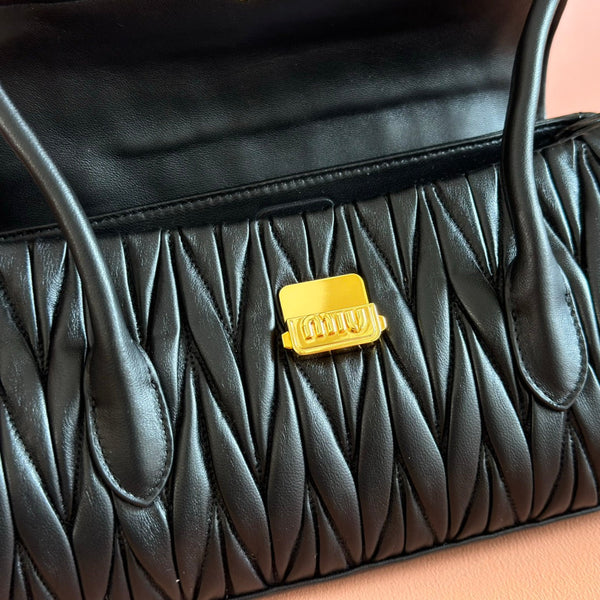 Miu 5bd265 Matelassé Shoulder Bag 28cm Black Lambskin