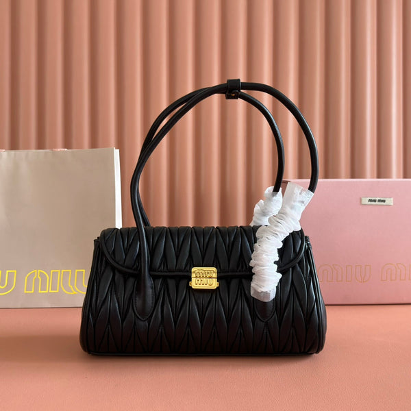 Miu 5bd265 Matelassé Shoulder Bag 28cm Black Lambskin
