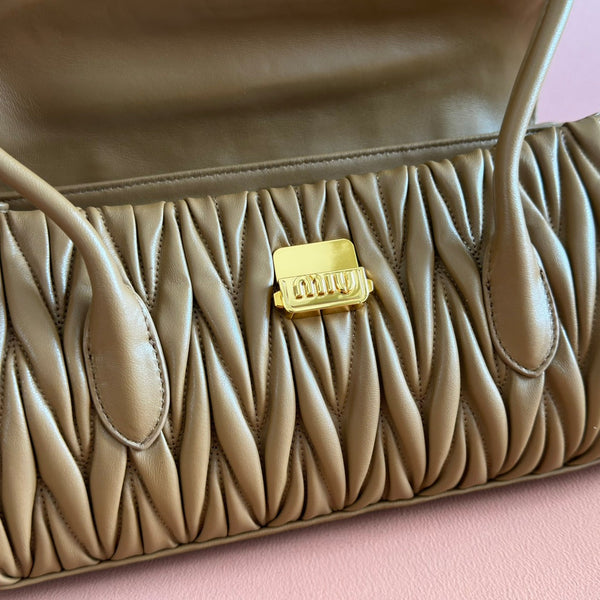 Miu 5bd265 Matelassé Shoulder Bag 28cm Tan Brown Lambskin