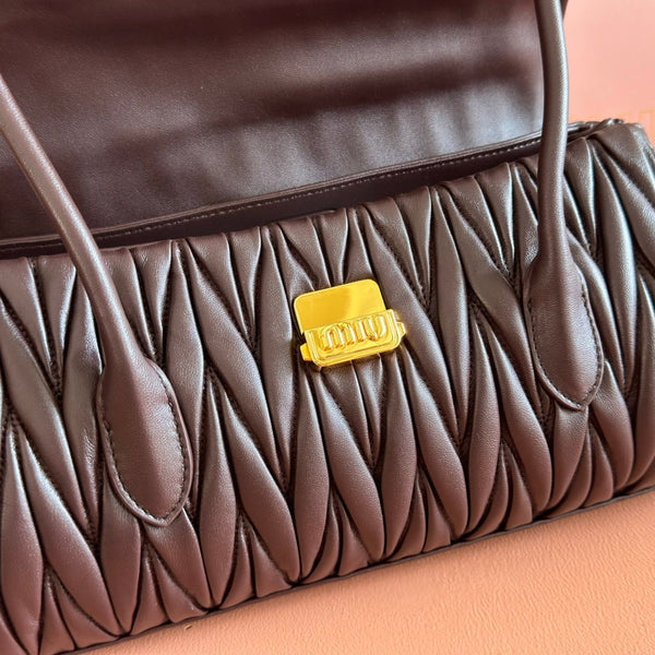 Miu 5bd265 Matelassé Shoulder Bag 28cm Coffee Lambskin