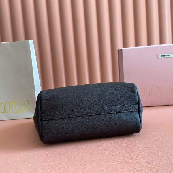 Miu 25ss Sac Seau en Cuir 25.5 Cuir Grainé Noir