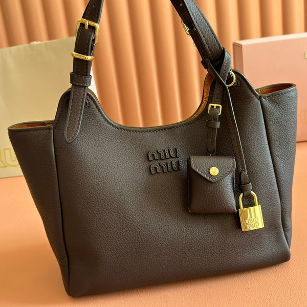 Miu 25ss Sac Seau en Cuir 25.5 Cuir Grainé Noir