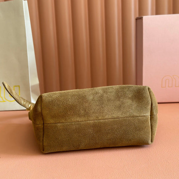 Miu 5NE841 Pouch Camel Suede 280987