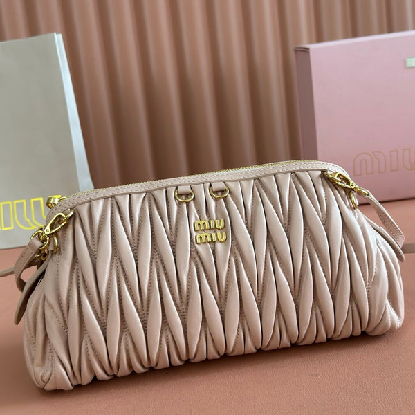 Miu Caprice Clutch Light Pink Matelassé Nappa Leather 280765