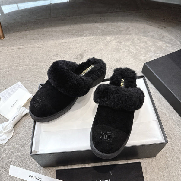 CC 25K Snow Mule 30mm Black Wool Suede 527622