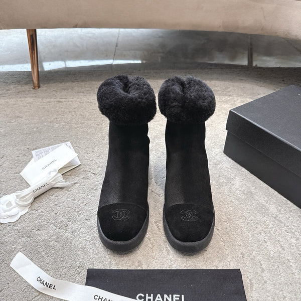 CC 25K Snow Boots 30mm Black Wool Suede 527624