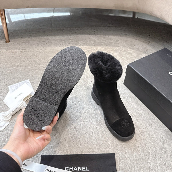 CC 25K Snow Boots 30mm Black Wool Suede 527624