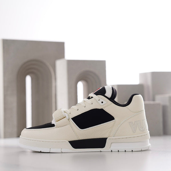 SNEAKER LV TRAINER IN PELLE DI VITELLO BIANCA E CAMOSCIO NERO