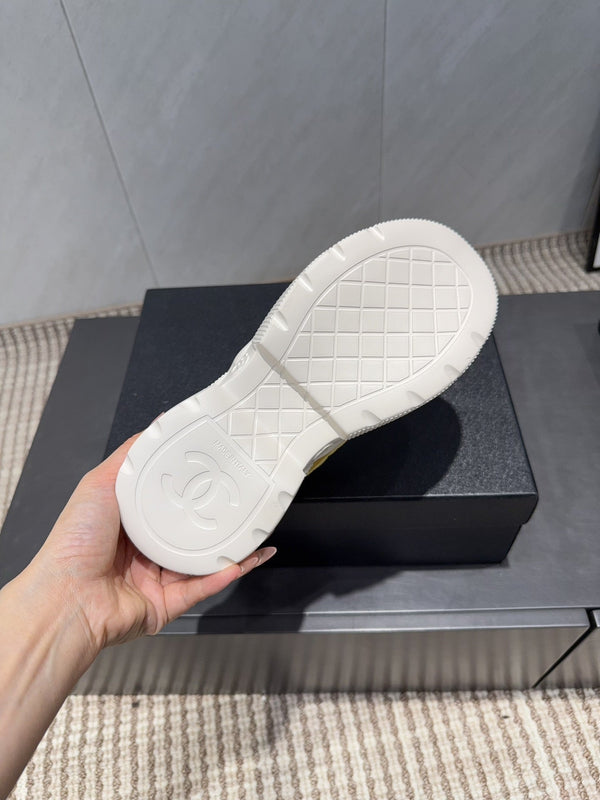 Chanel 25 Sneaker Yellow White Suede Cowhide 540336