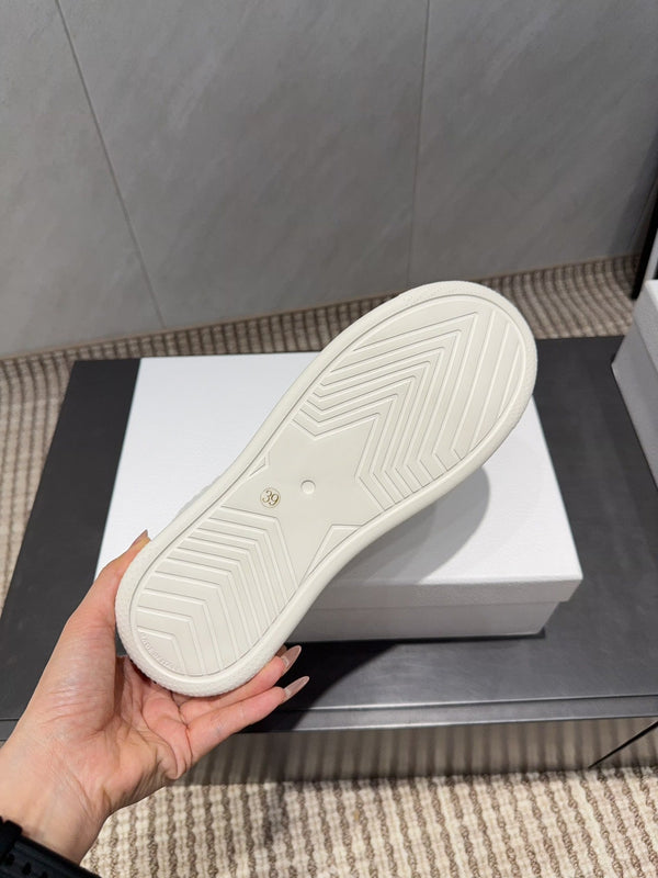 CD Star sneakers white cowhide wool 539687