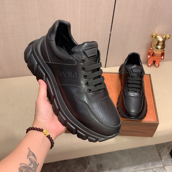 PRA SNEAKER IN BLACK PLAIN LEATHER LOGO