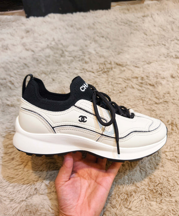 CC Métiers d’art 2026 Sneakers White Lambskin 941008