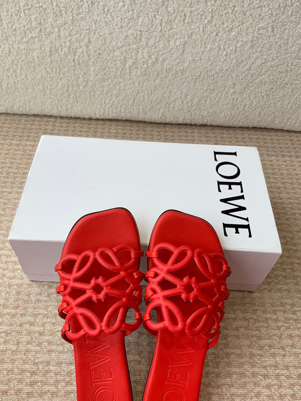 Loewe 25 Petal Anagram Slides Pelle di vacchetta rossa