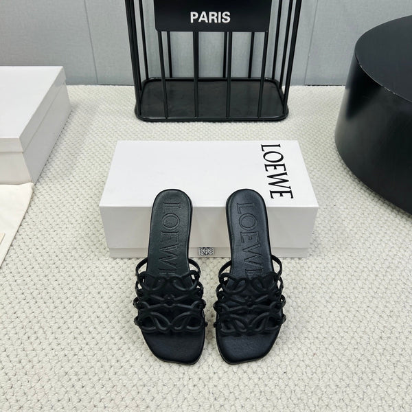 Loewe 25 Petal Anagram Slides Nero Pelle di Vacchetta