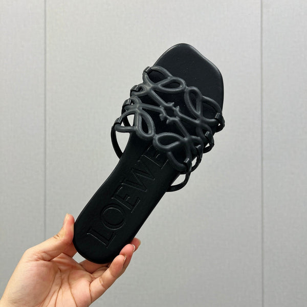 Loewe 25 Petal Anagram Slides Nero Pelle di Vacchetta