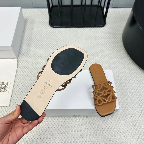 Loewe 25 Petal Anagram Slides Marrone Pelle di Vacchetta