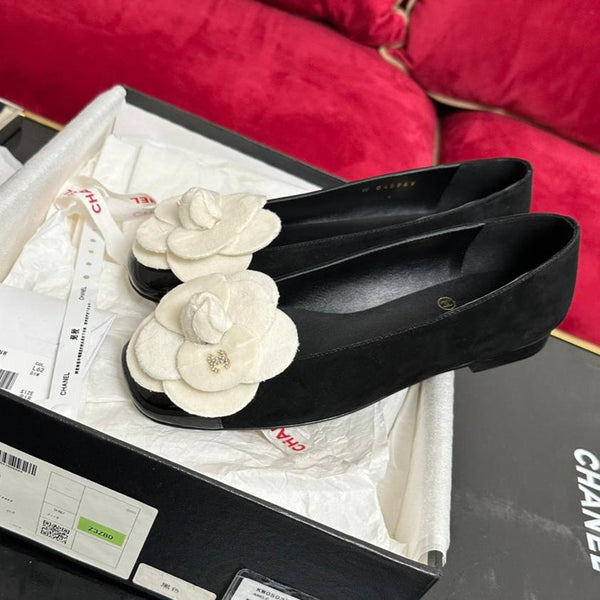 ballerina bianca fiore pelle scamosciata nera pelle di vitello verniciata nera