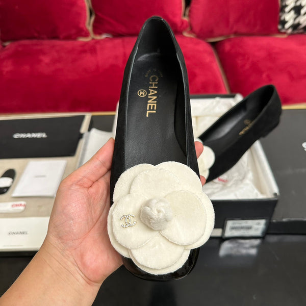 ballerina bianca fiore pelle scamosciata nera pelle di vitello verniciata nera