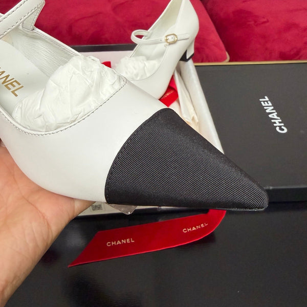 CC 26s Babies Mary Janes Toile Noire Cuir de Veau Blanc 742766