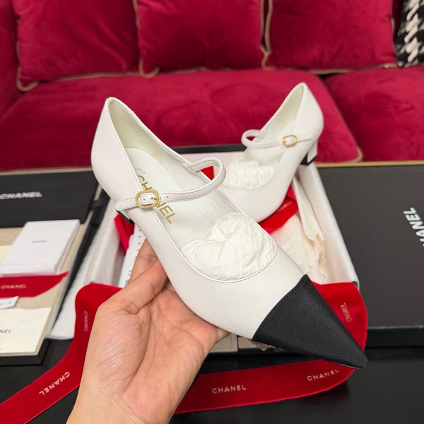 CC 26s Babies Mary Janes Toile Noire Cuir de Veau Blanc 742766