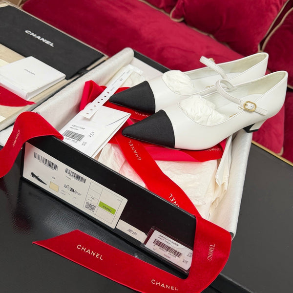 CC 26s Babies Mary Janes Toile Noire Cuir de Veau Blanc 742766