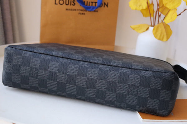 LV  M82543 Pochette Voyage Souple Black Monogram Eclipse Canvas 179419