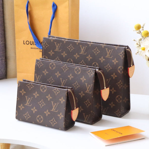 LV Trio Toilet Pouch Marrone Monogram Canvas Pelle di mucca 247994