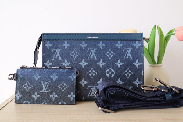LV M11544 Gaston Wearable Wallet Navy Blue Monogram Canvas 224248