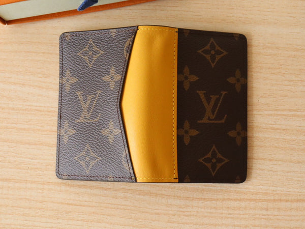 Portafoglio porta carte LV in tela monogramma gialla e pelle di mucca 224113