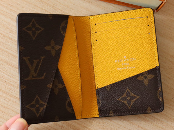 Portafoglio porta carte LV in tela monogramma gialla e pelle di mucca 224113