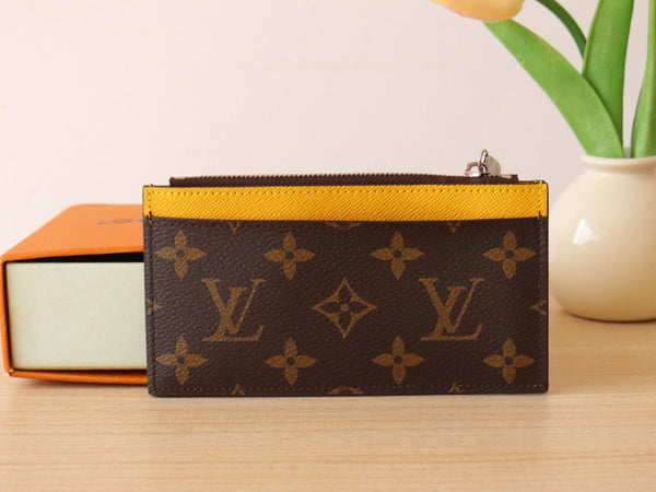 Porta carte con cerniera LV in tela monogramma gialla e pelle di vitello 224123