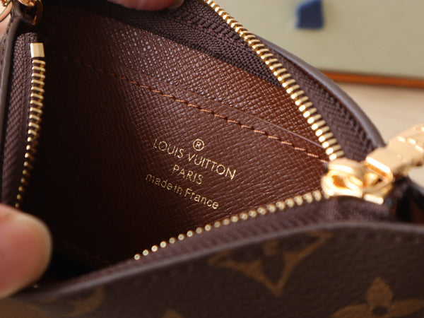 LV Pochette Clés Media 15 cm Tela monogramma marrone GHW