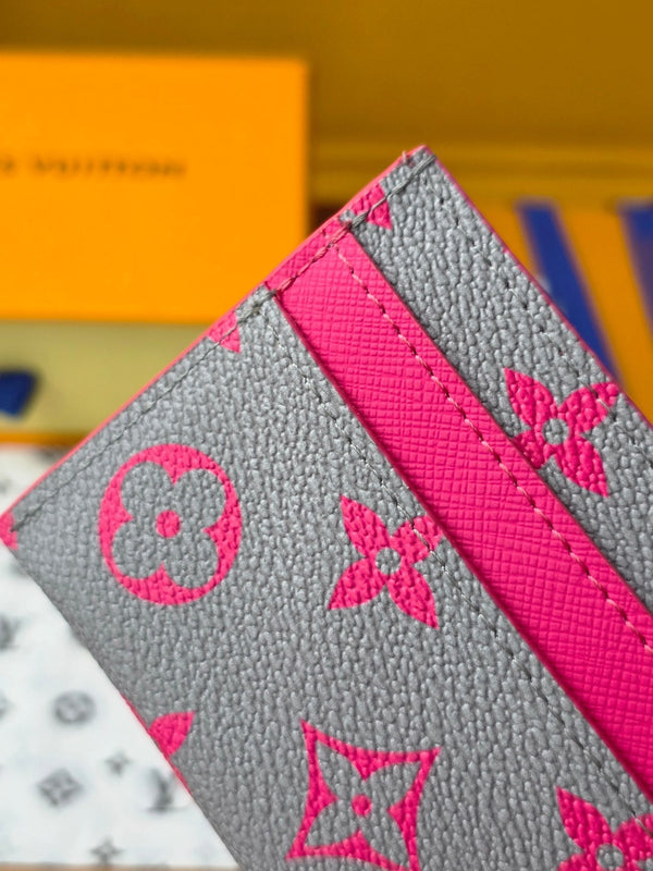 LV M14771 Porta carte doppio in tela Monogram Glow rosa e grigio e pelle di mucca
