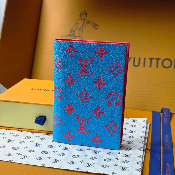 LV M14770 Portapassaporto Monogram Glow Canvas e pelle di mucca blu e rosso