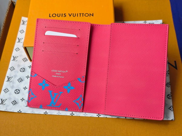 LV M14770 Portapassaporto Monogram Glow Canvas e pelle di mucca blu e rosso
