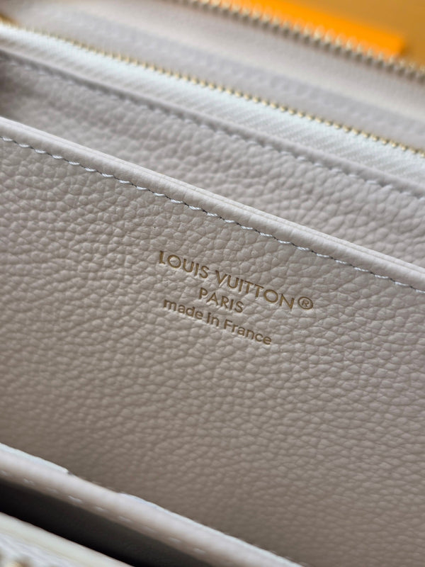 Portafoglio LV M25594 Zippy Dream Beige in pelle di vacchetta goffrata - Light GHW