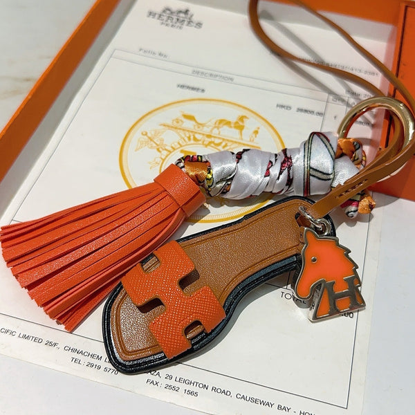 HM Sandale Marron Avec Charm Foulard Twilly Tête De Cheval Orange
