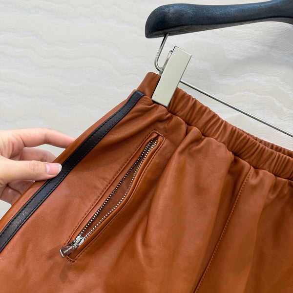 Short en cuir nappa rayé Miu SS26 Brandy Agneau 351107