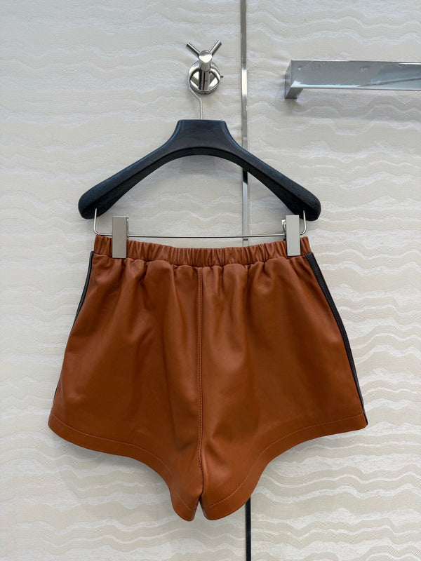 Short en cuir nappa rayé Miu SS26 Brandy Agneau 351107