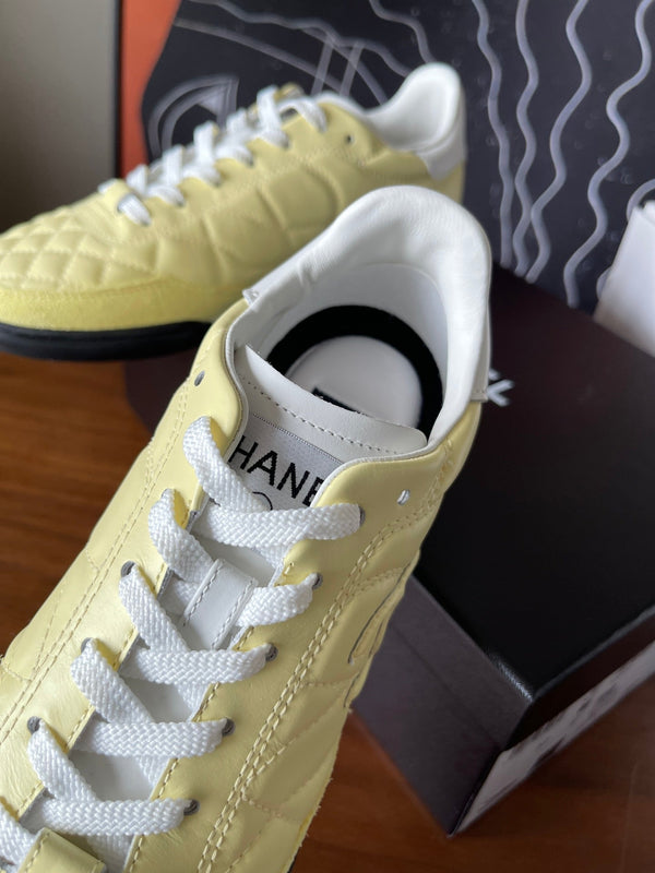 CC Baskets basses 26ss Cuir jaune clair 623162