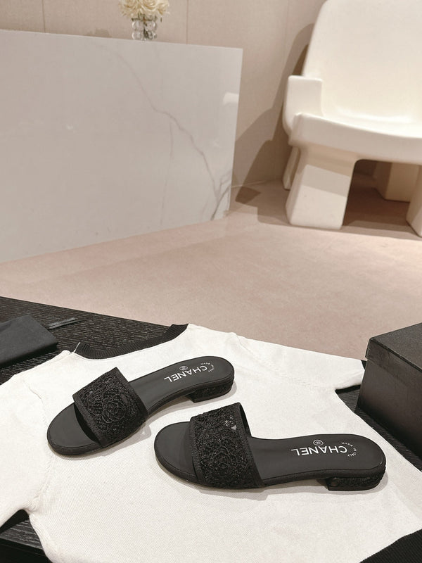 sandalo mulo in pizzo nero