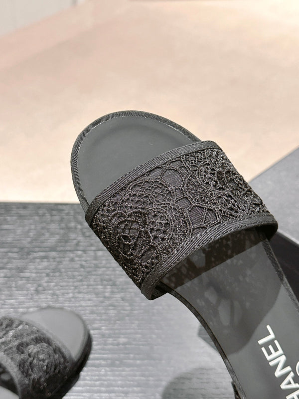 sandalo mulo in pizzo nero