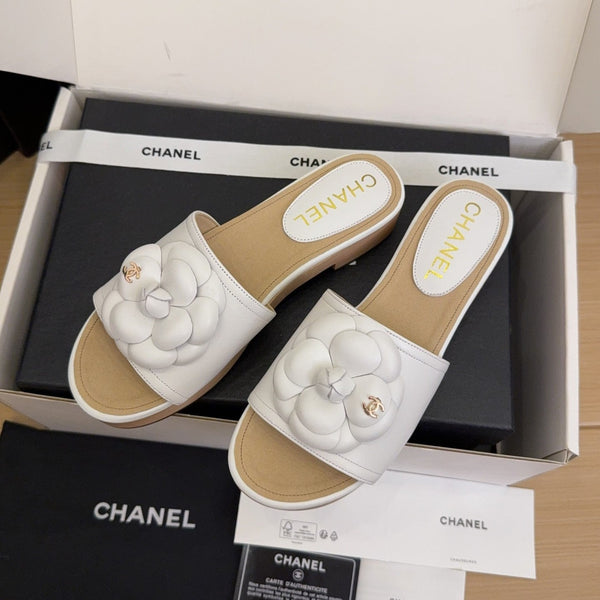 CC 25 Camellia Mule 40 White Beige Leather 277716