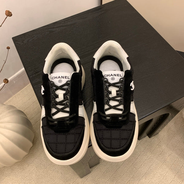 CC Alexander McQueen Sneakers Black White Leather and Ceiling Fabric 537190