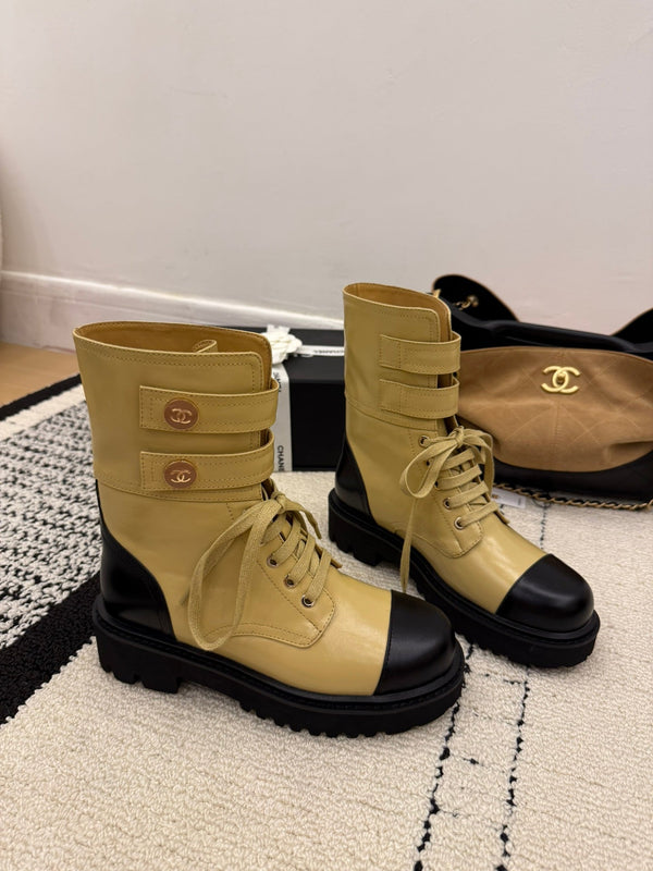 CC 2025 Lace-up Combat Boot Beige Black Leather 548116