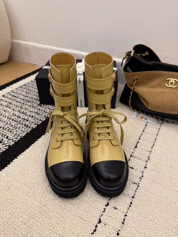 CC 2025 Lace-up Combat Boot Beige Black Leather 548116