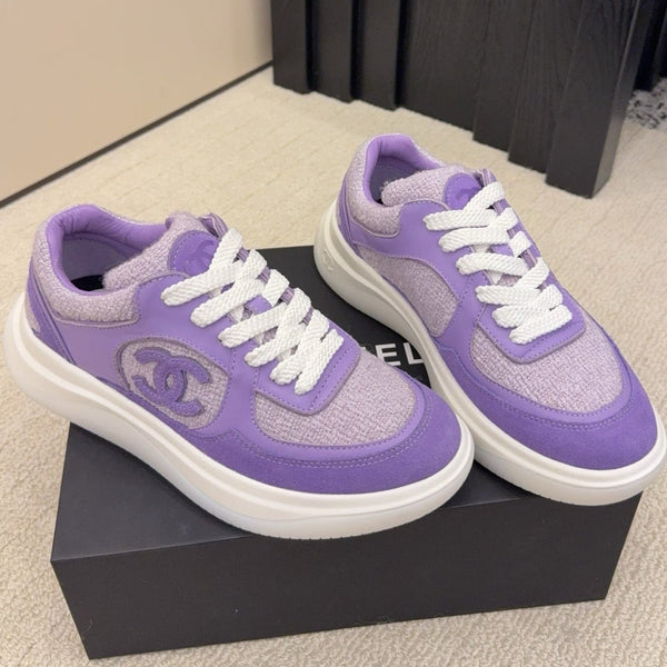 CC 26 Baskets Tissu tweed blanc et mélangé violet et daim 589083