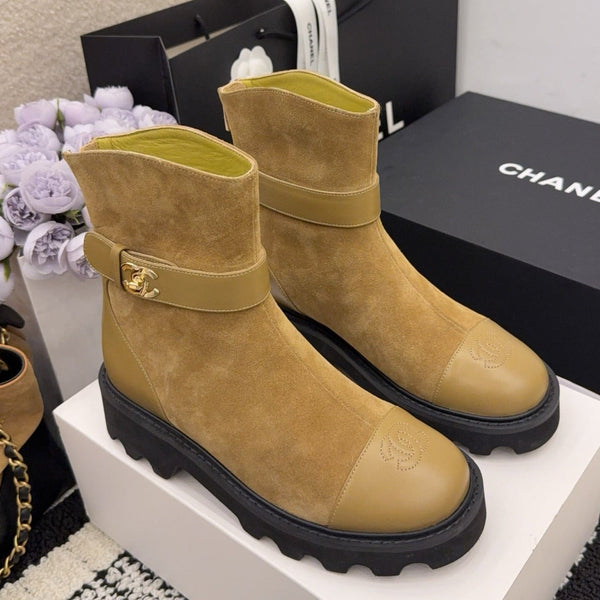 Botte CC 26 avec semelle crantée en cuir suédé marron noir 588679